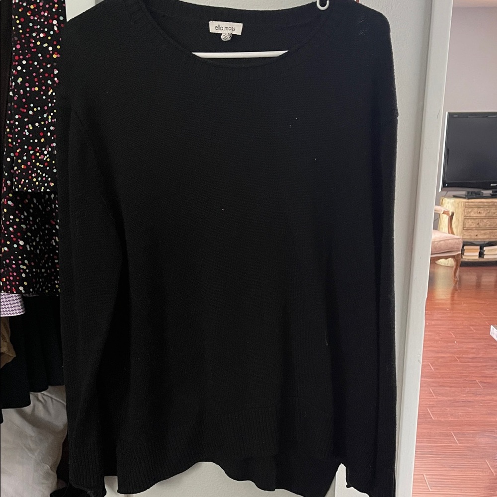 Ella Moss Classic Black Top
